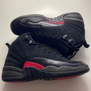 Jordan 12’s rush pink size 8.